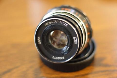 前面にはキリル文字が刻まれている