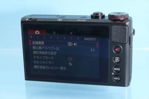 タッチパネルをメインにする操作性