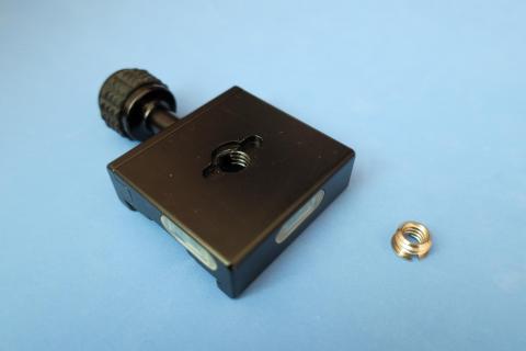 アダプターを外せば3/8の大ネジにできる