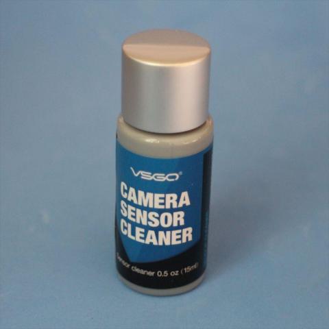 クリーナーは15ml入りの小さなもの