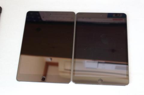左:iPad mini4 右:iPad mini2