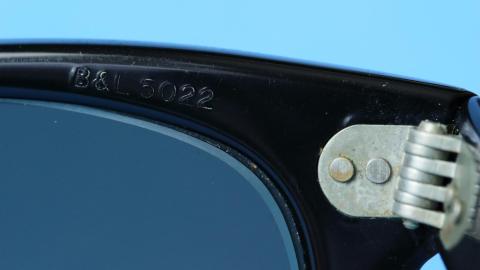 B&L 5022 の刻印が入る