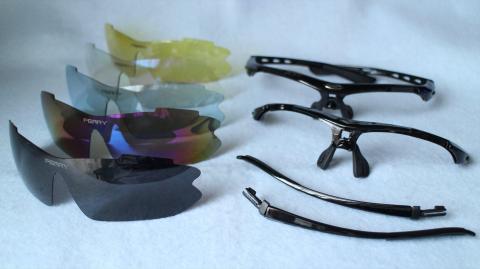 フレーム2セットと5枚の交換レンズ