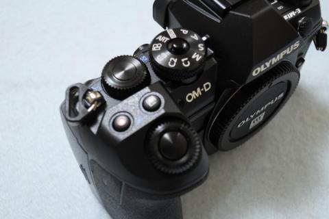 シャッターボタン周り