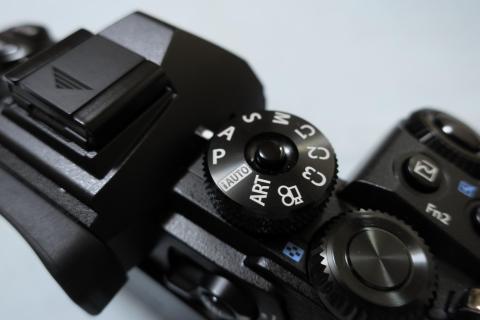 モードダイヤルと背面ダイヤル