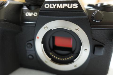 グリップを握った指先で押しやすい