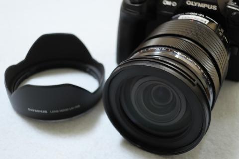 花形フードが付属する