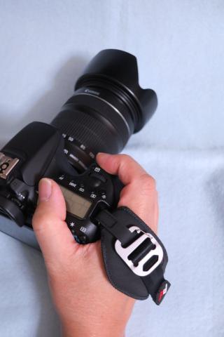 カメラをガッチリホールドできる