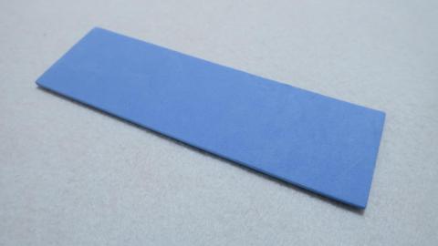 クッションシートを切って・・・