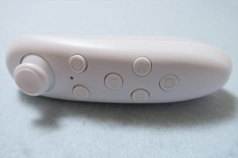 ジョイスティックと6個のボタン