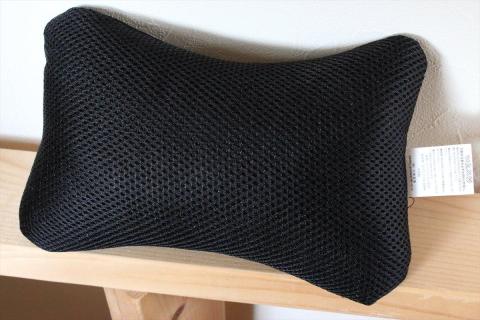 ダイソーのネックピロー(150円商品)