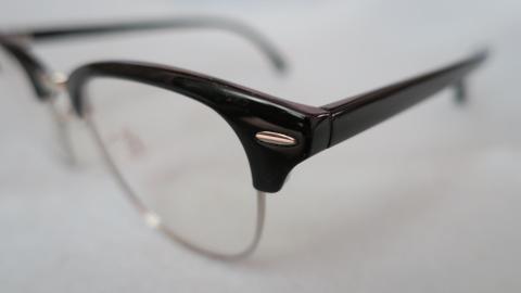 ヨロイ部のスタッド