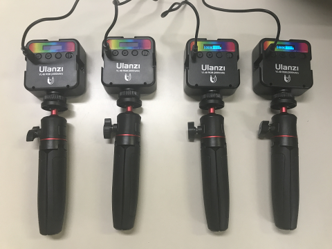 4台購入のうち2台の背面液晶が点灯せず