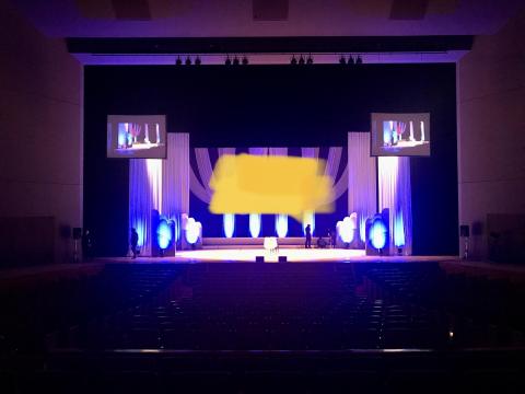 スクリーン吊込み後の状況