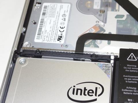 上側のマウンターバーを固定します。