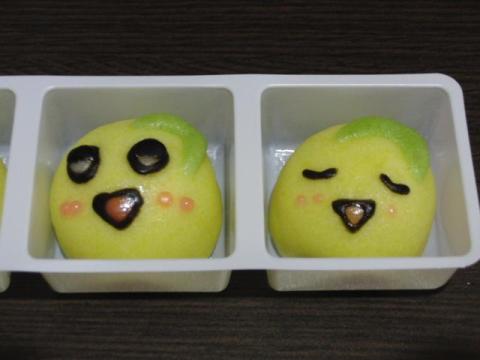 写真5、6 まんじゅう拡大