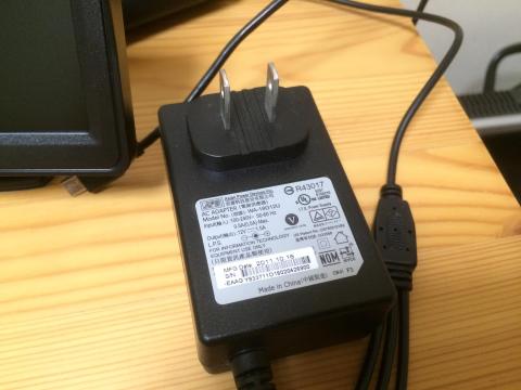 電源に使ったACアダプタ