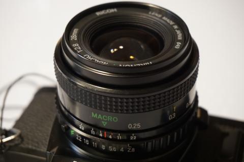 MACRO表記あり。フィルタは49ミリ