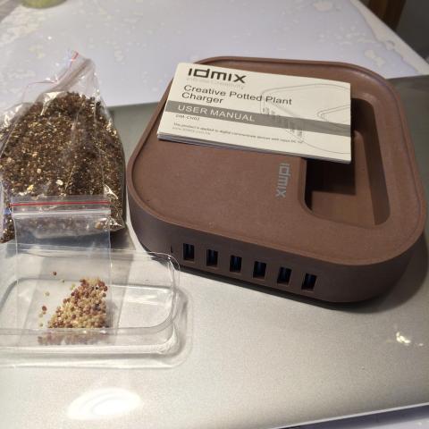 左側に普通ではない付属品