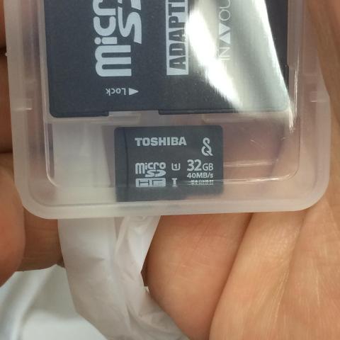 問題のカード。確かにC10表記がない