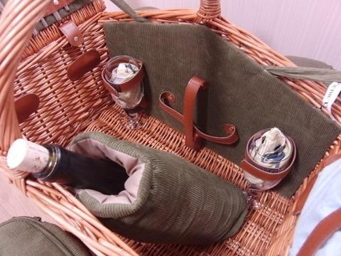 ワインボトルとグラス