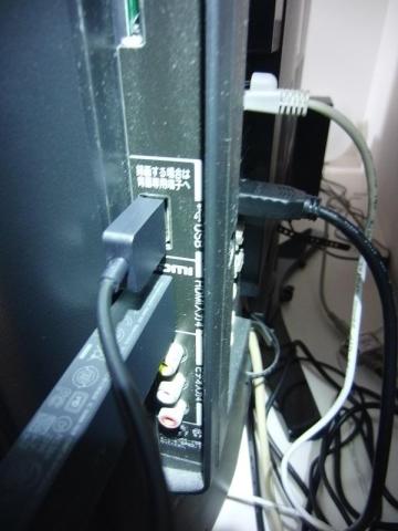 TVのHDMI端子とUSB端子に接続