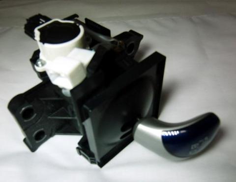 取り外したシフトスイッチ