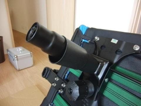 基部にガスシリンダー取付