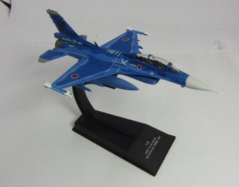 翼下パイロン装備無し