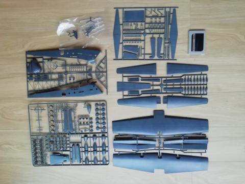 比較用に右上2.5インチSSD