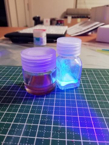 ブラックライト照射