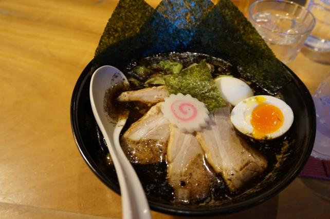 1/60(sec)、F4.0、18mm、ISO 2000