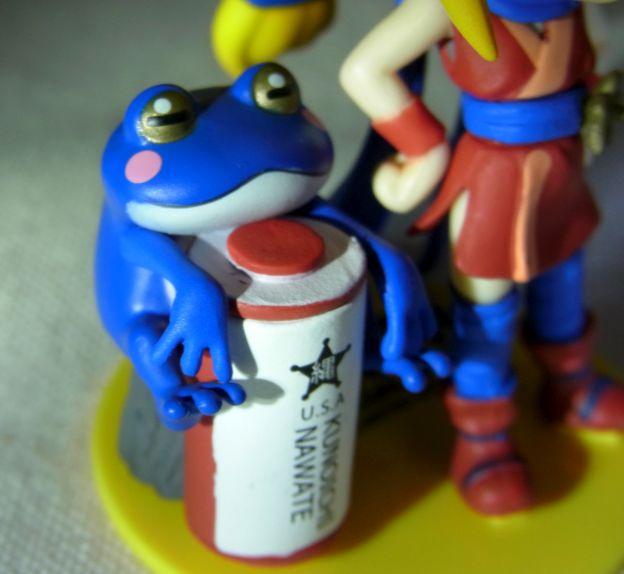 秘伝を記してある(かもしれない)巻物にしがみつくのはお父さん??