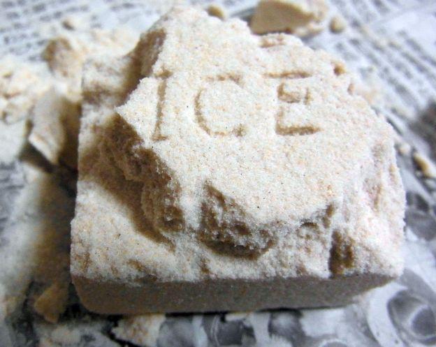 遺跡っぽく?文字掘ってみたw