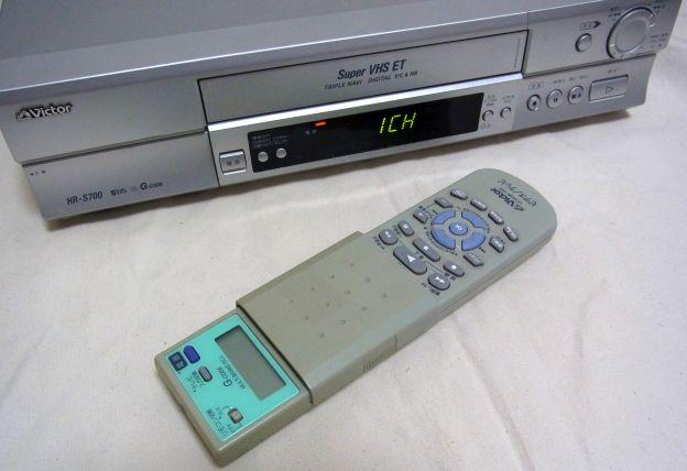 下側がビデオデッキ再生操作関係