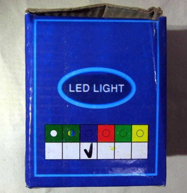 好意的に解釈すると、白、カクテル、青、赤、緑、黄色