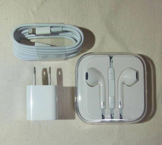 そしていつも通り使わない(使わない)付属品が..