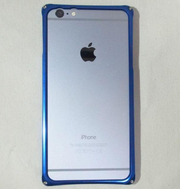 裏のシルバーとの対比は寒色系の青の方が合うか。