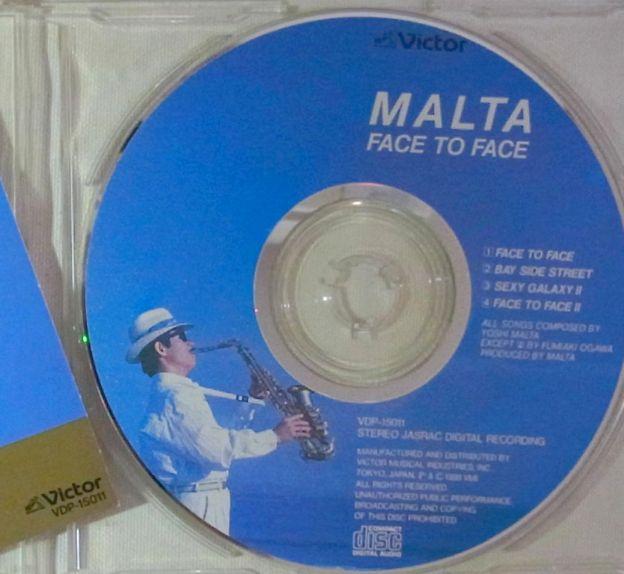 レーベル面印刷も粗めです(Victorの文字も切れてる)。