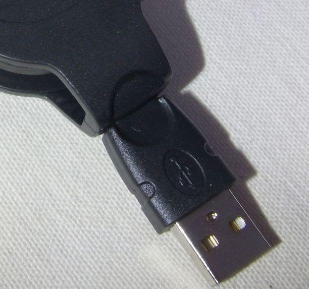 表面加工はつるつるのプラスチッキーなものではなく、ダッシュボード風