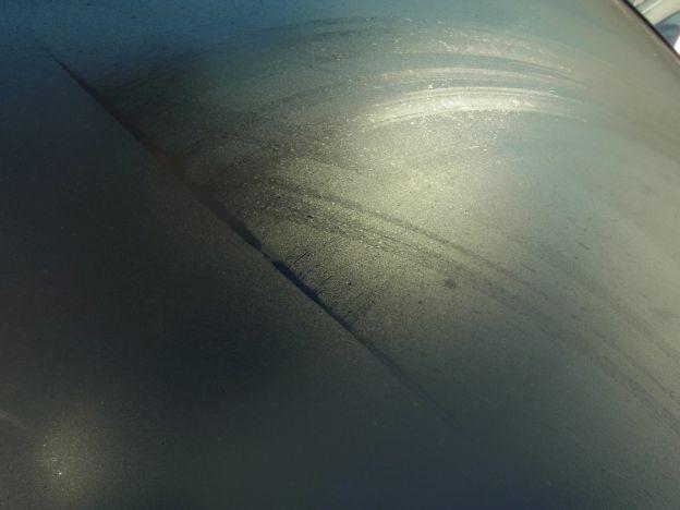 ワイパーではどうにもならない薄氷も...