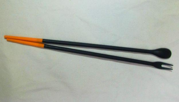 この先がオレンジのモノの他にグリーンのものもあるけど...食べ物にならこっちが合うかな。