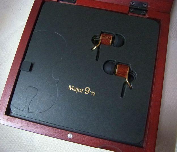 型押ししてある紙、というのがエコ。