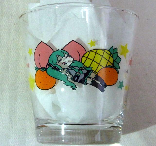 絵はiPhoneケースやステッカーにポップな画を描くU井T吾。