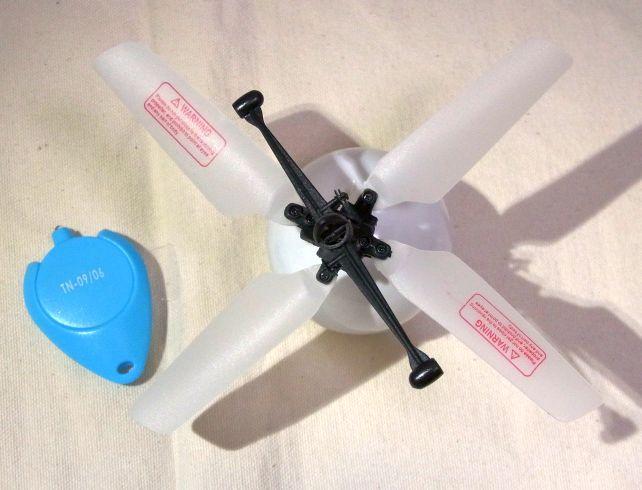 左にあるのはコントローラー