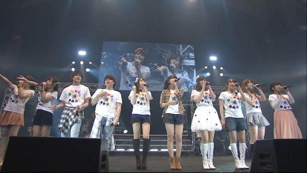 全員曲の時は巨大風船飛んでくるし、最後テープ射出などあって盛り上がった