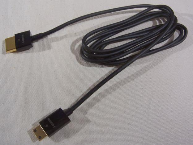 ケーブルは細いが「しなやかさ」はイマイチ