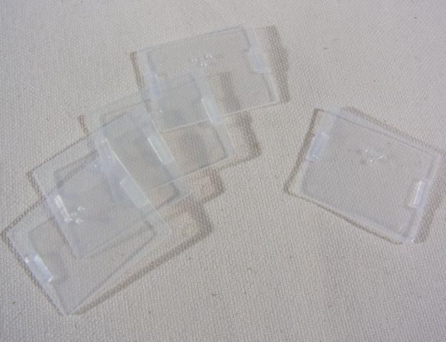 仕切り版は自分で切り離し⇒バリ取りする必要あり