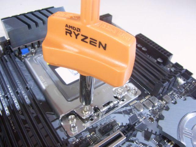 このレンチ、使いやすい...