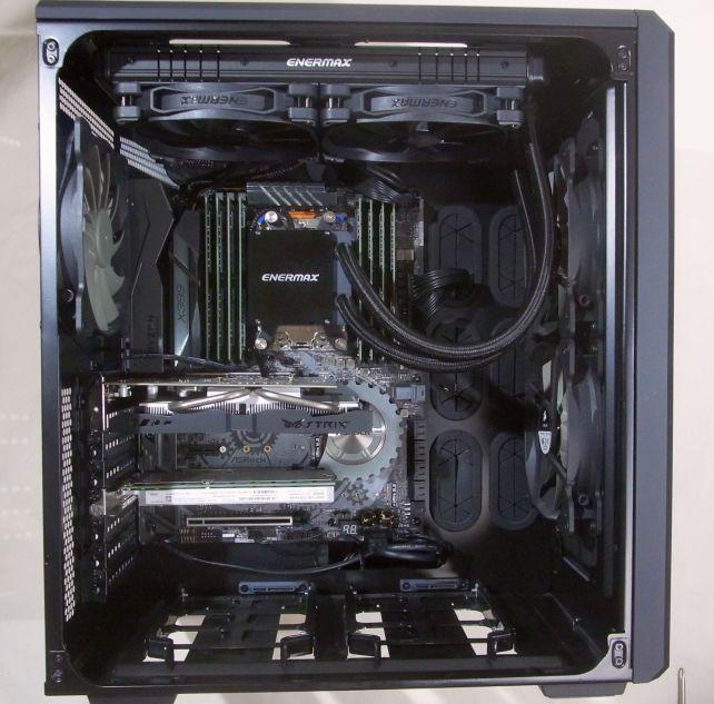 以前と同じ回し方だと、クーラントチューブがファンに当たったので、取り回しを逆にしてある。